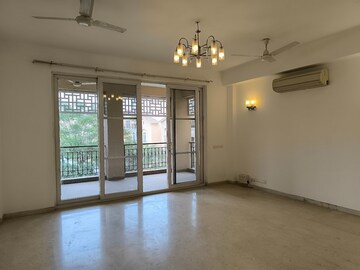 Room in 4 BHK Apartment at Emaar The Palm Springs, Sector 54 – for Rent