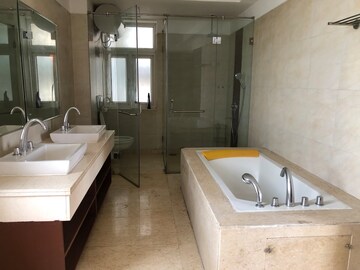 Kitchen in 5 BHK Apartment at Emaar The Palm Springs, Sector 54 – for Rent
