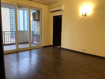 Room in 5 BHK Apartment at Emaar The Palm Springs, Sector 54 – for Rent