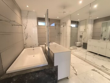 Team Area in 5 BHK Apartment at Salcon The Verandas, Sector 54 – for Rent