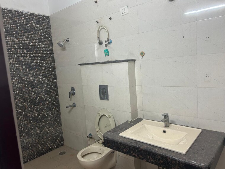 Bathroom, hanumant-bollywood-heights 4 Bedroom 2350 Sq.Ft. Apartment In Dhakoli Zirakpur 8397185