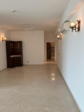 Room in 4 BHK Apartment at DLF The Crest, Sector 54 – for Rent
