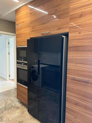 Bathroom in 4 BHK Apartment at DLF The Crest, Sector 54 – for Rent