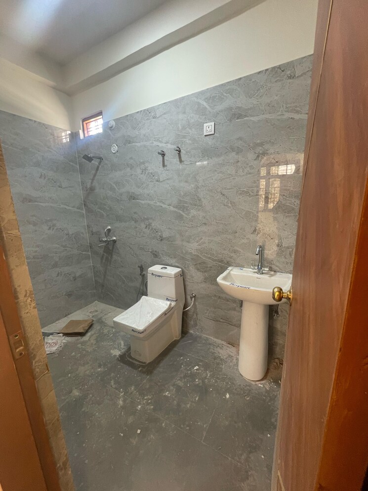 Bathroom, arsha-madhav-greens 3 Bedroom 1250 Sq.Ft. Villa In Gomti Nagar Lucknow 8397194