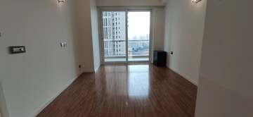Room in 4 BHK Apartment at DLF The Crest, Sector 54 – for Rent