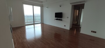 Room in 4 BHK Apartment at DLF The Crest, Sector 54 – for Rent