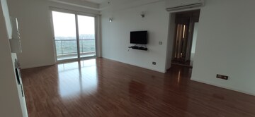Room in 4 BHK Apartment at DLF The Crest, Sector 54 – for Rent