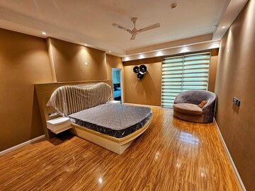 Living Room in 4 BHK Apartment at DLF The Crest, Sector 54 – for Rent