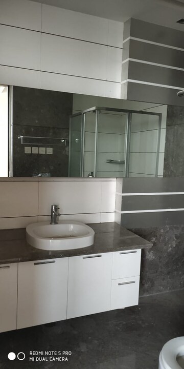 Bathroom in 5 BHK Apartment at Salcon The Verandas, Sector 54 – for Rent