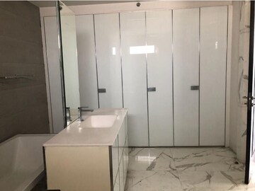 Bathroom in 5 BHK Apartment at Salcon The Verandas, Sector 54 – for Rent