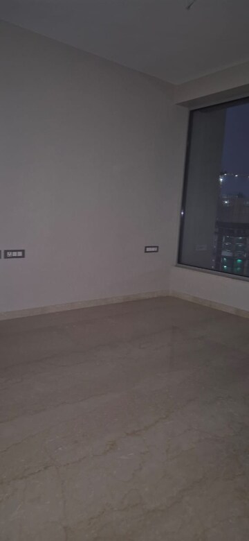 Room in 3 BHK Apartment at Oberoi Sky City, Borivali East – for Rent