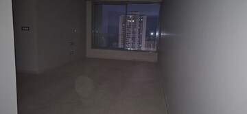 Room in 3 BHK Apartment at Oberoi Sky City, Borivali East – for Rent