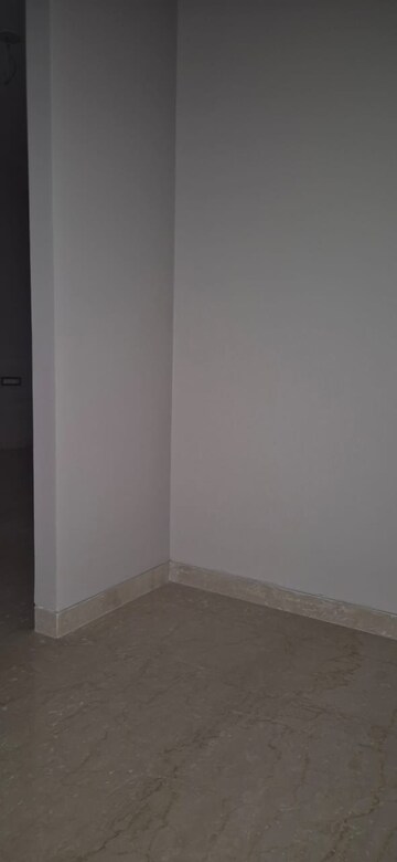 Room in 3 BHK Apartment at Oberoi Sky City, Borivali East – for Rent