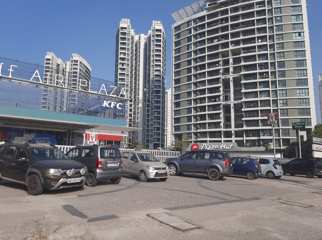 3 BHK + Extra Room Apartment For Sale in Hig Co Operative 