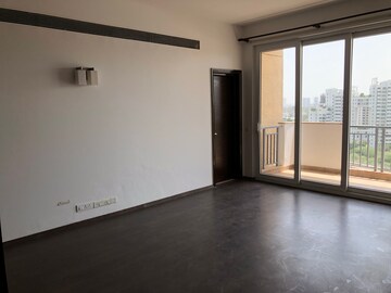 Room in 3 BHK Apartment at Emaar The Palm Springs, Sector 54 – for Rent