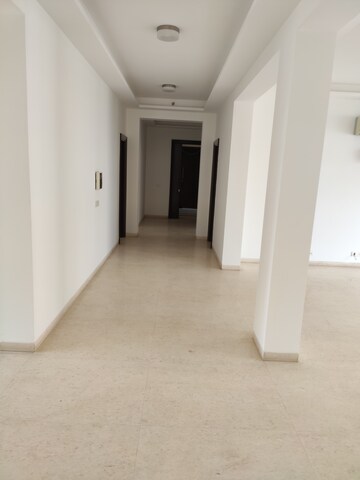 Building Lobby in 3 BHK Apartment at Emaar The Palm Springs, Sector 54 – for Rent