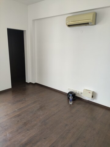 Furnished Amenities in 3 BHK Apartment at Emaar The Palm Springs, Sector 54 – for Rent