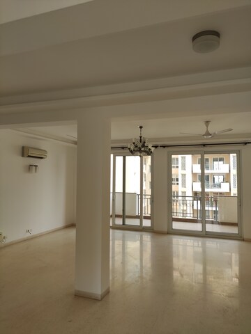 Room in 3 BHK Apartment at Emaar The Palm Springs, Sector 54 – for Rent