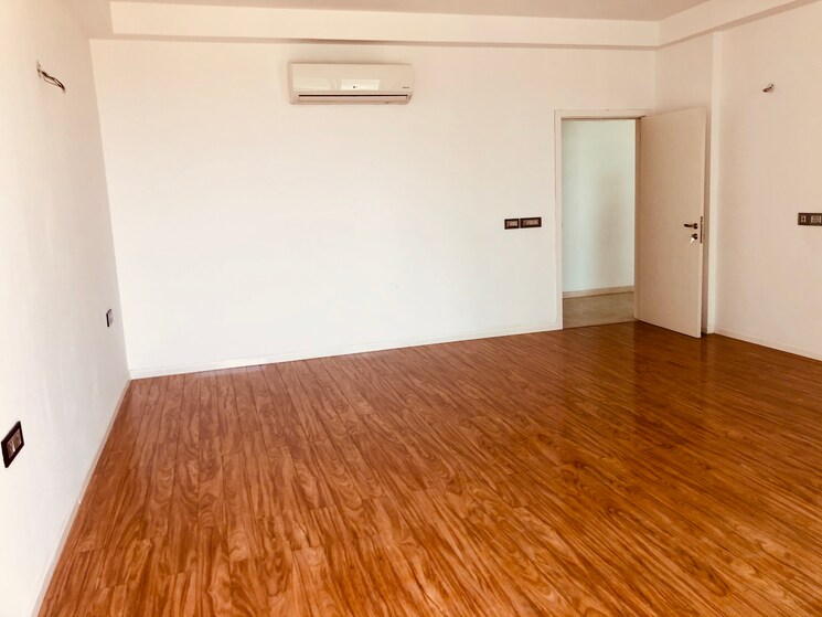 Room, dlf-the-crest 4 Bedroom 3529 Sq.Ft. Apartment In Sector 54 Gurgaon 8397335