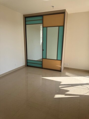 Room in 3 BHK Apartment at Raheja Vedaanta, Sector 108 – for Rent