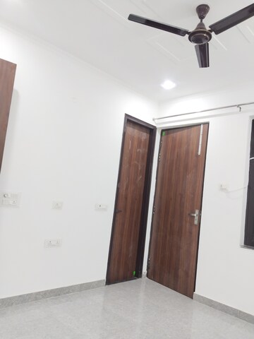 Room in 2 BHK Independent House at Ansal Plaza Sector-23, Sector 23 – for Rent