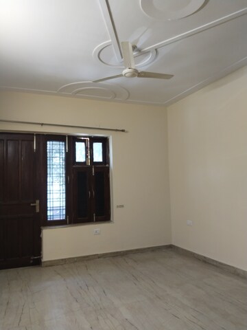Room in 3 BHK Independent House at Ansal Plaza Sector-23, Sector 23 – for Rent