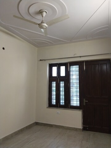Room in 3 BHK Independent House at Ansal Plaza Sector-23, Sector 23 – for Rent