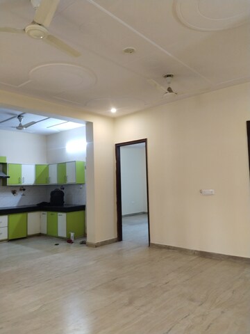 Room in 3 BHK Independent House at Ansal Plaza Sector-23, Sector 23 – for Rent
