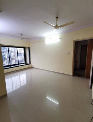 2 BHK Apartment For Sale in Shree Vallabh Tower, Malad West