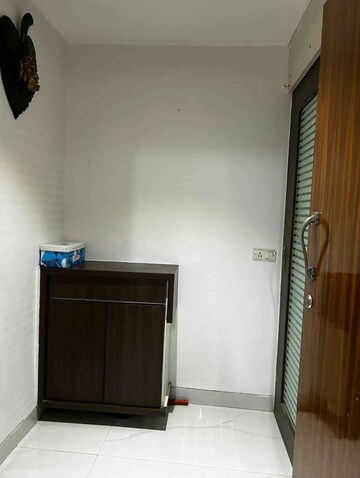 Furnished Amenities in 1 BHK Apartment at Malad West – for Sale