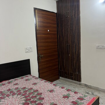 Bedroom in 2 BHK Builder Floor at Sector 52 – for Rent