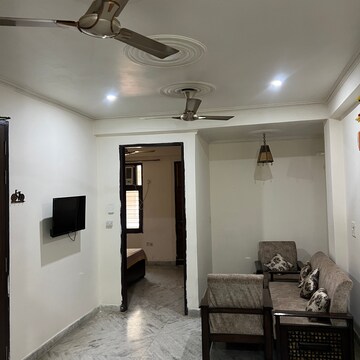 2 BHK Builder Floor For Rent in Sector 52