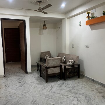 Living Room in 2 BHK Builder Floor at Sector 52 – for Rent