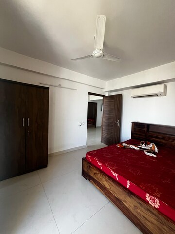 Bedroom in 3 BHK Apartment at Airport – for Rent