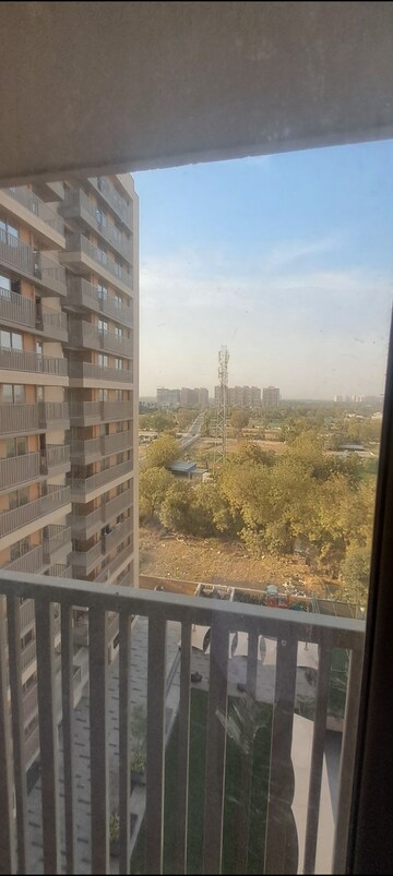 3 BHK Apartment – Exterior View View at Vaishnodevi Circle - for Rent