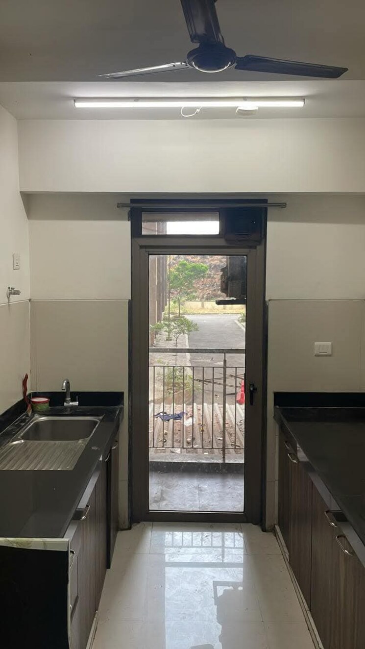 Kitchen, lodha-splendora 1.5 Bedroom 610 Sq.Ft. Apartment In Ghodbunder Road Thane 8397574