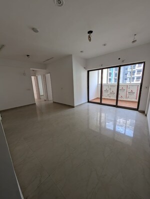 Room in 3 BHK Apartment at Nirala Greenshire, Sector 2 Greater Noida – for Sale