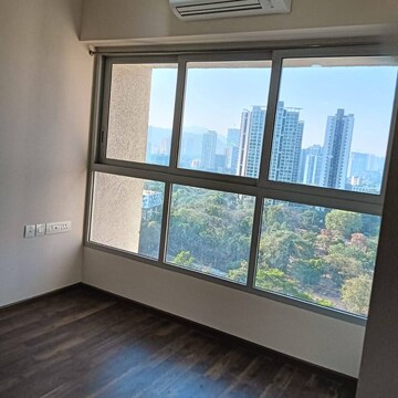 Room in 2 BHK Apartment at Piramal Vaikunth, Balkum Pada – for Rent