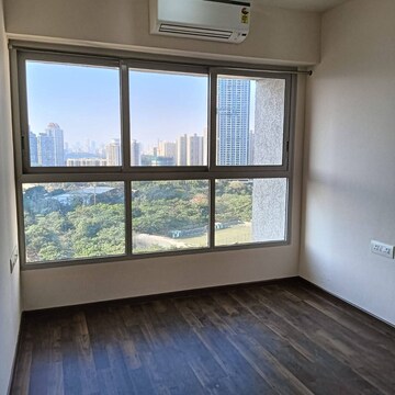Room in 2 BHK Apartment at Piramal Vaikunth, Balkum Pada – for Rent