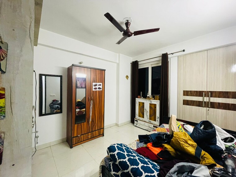 Living Room, paras-tierea 2.5 Bedroom 1070 Sq.Ft. Apartment In Sector 137 Noida 8397663