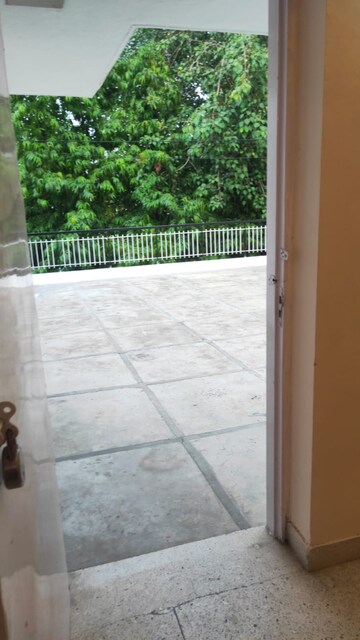 Balcony in 2 BHK Builder Floor at South Extension I – for Rent