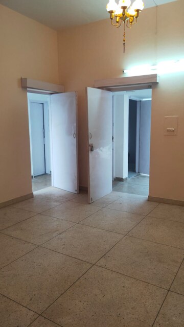 Room in 2 BHK Builder Floor at South Extension I – for Rent