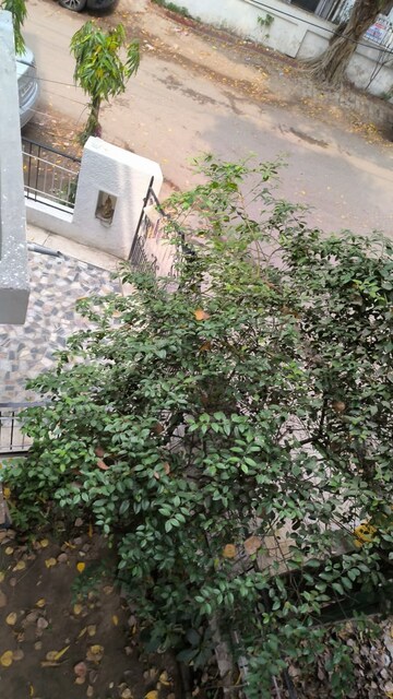 Master Bedroom in 3 BHK Builder Floor at South Extension I – for Rent