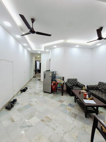 Parking in 2 BHK Builder Floor at Malviya Nagar – for Rent