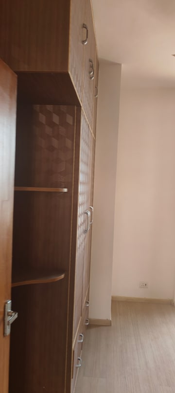 Furnished Amenities in 3 BHK Apartment at Pioneer Park Phase 1, Sector 61 – for Rent