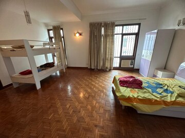 Bedroom in 5 BHK Villa at Eros Rosewood Villas, Sector 50 – for Rent