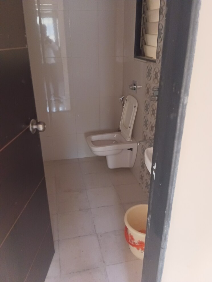 Bathroom, sethia-kalpavruksh-heights 2 Bedroom 950 Sq.Ft. Apartment In Kandivali West Mumbai 8397838