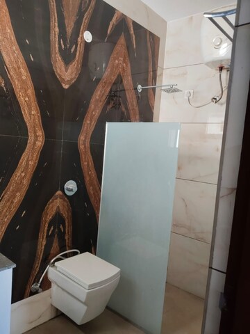 Master Bedroom in 3.5 BHK Apartment at APS Platinum Towers, Peer Mucchalla – for Rent