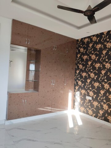 Master Bedroom in 3.5 BHK Apartment at APS Platinum Towers, Peer Mucchalla – for Rent
