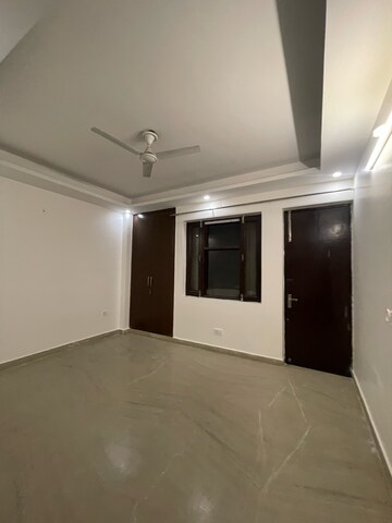 Room in 4 BHK Builder Floor at Sector 43 – for Rent